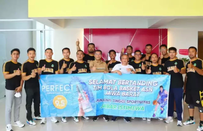 
Wagub Erwan Setiawan Beri Semangat kepada Kontingen Jawa Barat di PORNAS Korpri XVII