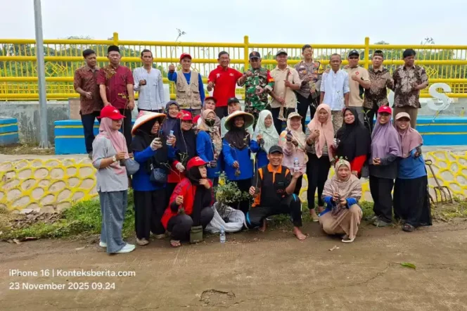 
Pemdes Ciledug Lanjutkan Program Penghijauan, Puluhan Pohon Ditanam di Perumahan GSP 1. (Dok: Istimewa)