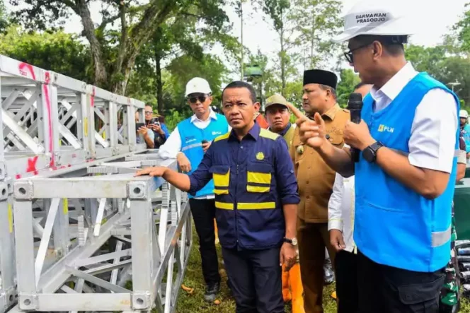 
Menteri ESDM Bahlil Tinjau Percepatan Pemulihan Listrik Aceh. (Dok: Istimewa)