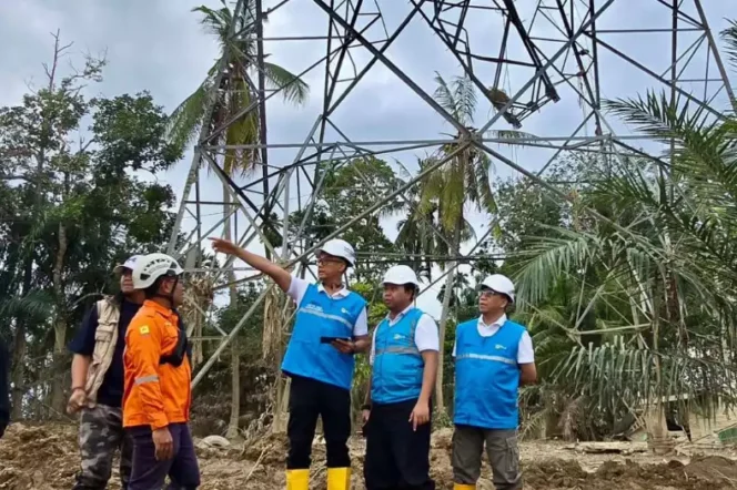 
PLN Terus Kebut Siang Malam Perbaiki Jalur Listrik Langsa-Pangkalan Brandan. (Dok: Istimewa)