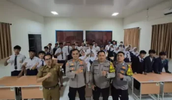 Polsek Setu Edukasi Pelajar: Cegah Tawuran dan Narkoba dengan Sinergi Polri dan Sekolah. (Dok: Istimewa)