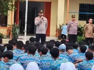 Polsek Cikarang Barat di SMK Cibitung. (Dok: Istimewa)