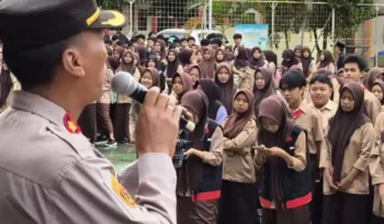 Police Goes to School Polsek Cibarusah di SMAN 1 Cibarusah. (Dok: Istimewa)