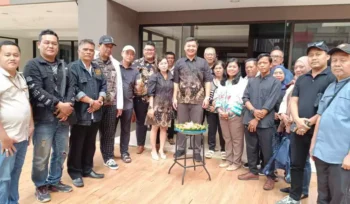 Resmikan Law Office Masrina Napitupulu & Partner. (Dok: Istimewa)