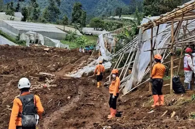 
Penanganan Longsor Cisarua, Kabupaten Bandung. (Dok: Istimewa)