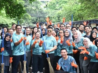 Photo:  Jasa Raharja melaksanakan gerakan kepedulian lingkungan yang dilakukan bersamaan di berbagai wilayah Indonesia (Doc.Ist) 