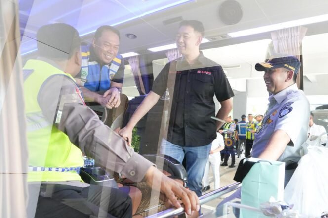 
Photo:  Raharja mengikuti Apel Persiapan Pengamanan Lebaran 2026 (Doc.Ist) 