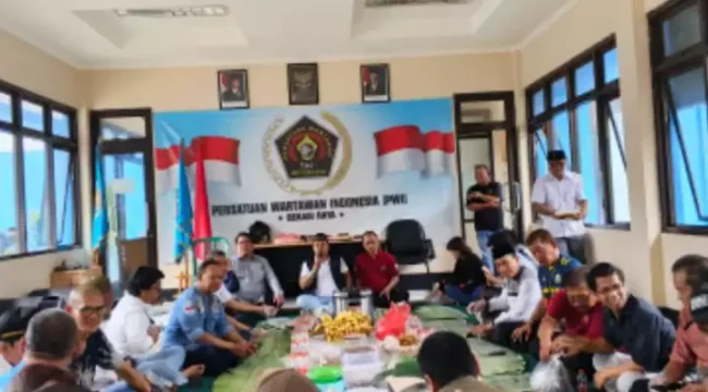 Papajar PWI Bekasi Raya Jelang Ramadan. (Dok: Istimewa)