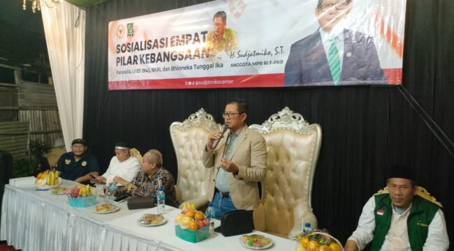 Photo: Anggota DPR RI H. Sudjatmiko  Ajak Warga Jatiasih Perkuat Nilai Kebangsaan Giat Sosialisasi Empat Pilar Kebangsaan (Doc.cam) 
