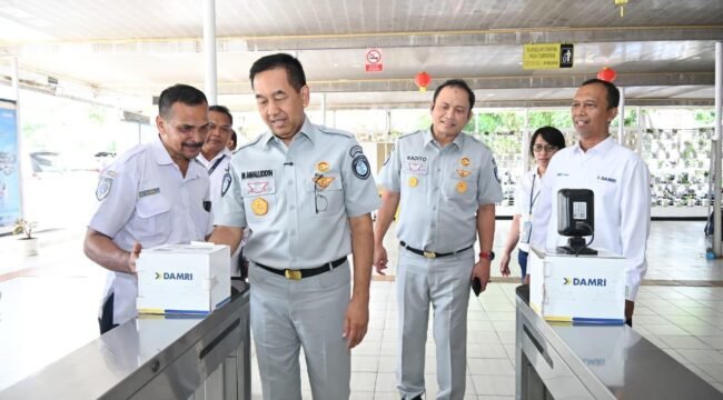 Photo: Giatbpertemuan strategis antara Jasa Raharja dan DAMRI. Direktur Utama Jasa Raharja, Muhammad Awaluddin, melakukan kunjungan kerja ke Perum DAMRI  Cabang Kemayoran,  (Doc.Ist) 