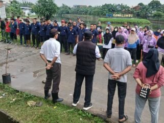 Photo: Lurah Bojong Rawalumbu bersama warga masyarakat RW 01 dan 41 rawa roko usai giat k3(Doc.cam) 