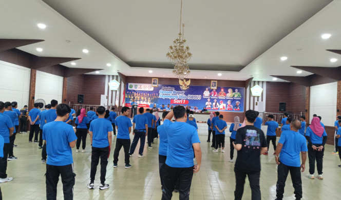 
Photo: Kegiatan pelatihan Senam bugar sepanjang usia UBSU (Doc.cam) 