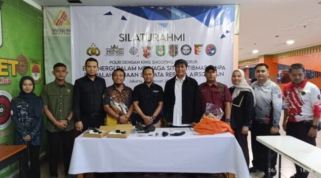 Photo: Polri bersama komunitas menembak membuahkan hasil. Dalam sosialisasi regulasi airsoft gun di GOR Ciracas (Doc.Ist) 
