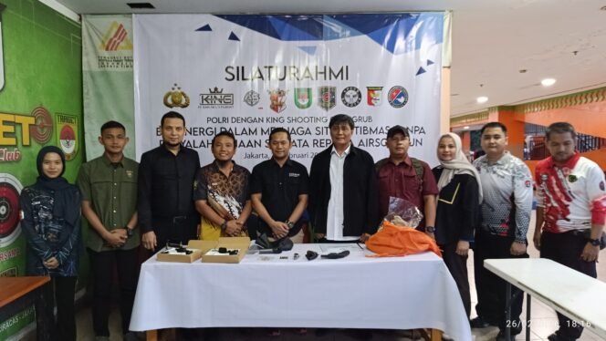 
Photo: Polri bersama komunitas menembak membuahkan hasil. Dalam sosialisasi regulasi airsoft gun di GOR Ciracas (Doc.Ist) 