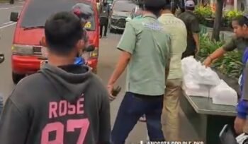 Photo: Kegiatan sosial dibulan ramadhan 2026 oleh anggota DPR RI Komisi X, H. Sudjatmiko., ST. Di jalan Ahmad Yani (Doc.Ist) 