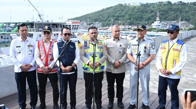 Photo: Muhammad Awaluddin saat tinjauan di Merak-Bakauheni persiapan mudik 2026 (Doc.Ist) 