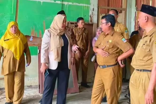 
Komisi IV DPRD Kabupaten Bekasi Tinjau SDN Bojongmangu 03. (Dok: Istimewa)