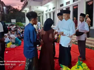 Santunan Yatim Pemdes Ragemanunggal, Setu. (Dok: Istimewa)