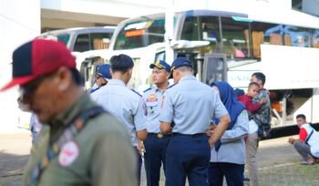 Photo: Dinas perhubungan kota Bekasi saat giat pelepasan 27 bus mudik lebaran gratis (Doc.Ist) 