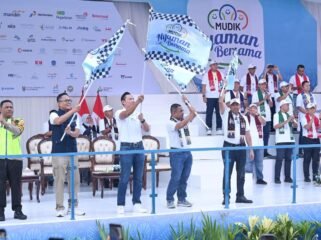 Photo: Direktur Utama Jasa Raharja Muhammad Awaludin sekaligus Ketua Koordinator Mudik Gratis BUMN 2026, saat lepas pemudik (Doc.Ist) 