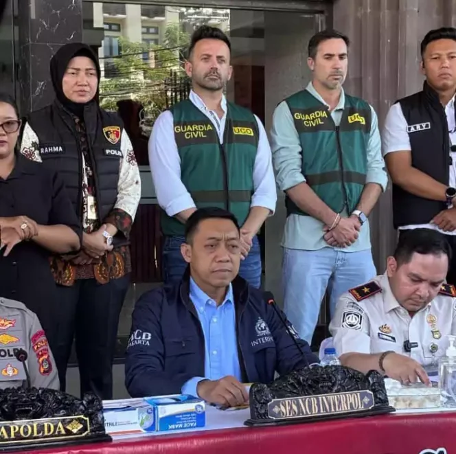 
Penangkapan Buronan Interpol Inggris. (Dok: Istimewa)