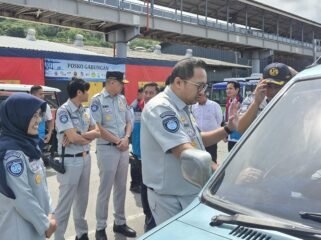 Photo: Direktur Kepatuhan dan Manajemen Risiko, Harwan Muldidarmawan, Jasa Raharja meninjau kesiapan berbagai titik pelayanan di wilayah Banten, Lampung hingga Sumatera Selatan. (Doc.Ist) 