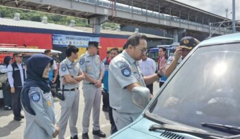 Photo: Direktur Kepatuhan dan Manajemen Risiko, Harwan Muldidarmawan, Jasa Raharja meninjau kesiapan berbagai titik pelayanan di wilayah Banten, Lampung hingga Sumatera Selatan. (Doc.Ist) 