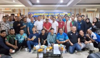 Photo: Musyawarah Kota Luar Biasa (Muskotlub) Persatuan Bulutangkis Seluruh Indonesia (PBSI) Kota Bekasi menetapkan Agus Harpa Senjaya sebagai ketua baru periode 2026–2030.(Doc.Ist) 