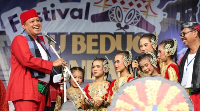 Photo: Wali Kota Bekasi, Tri Adhianto, yang hadir dalam kegiatan Festival Adu Bedug (Doc.Ist) 