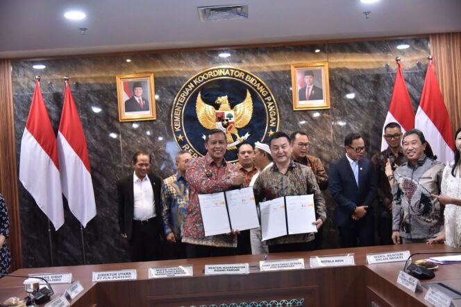 
Bekasi Siapkan Proyek Sampah Jadi Listrik, Tri Adhianto Teken PKS