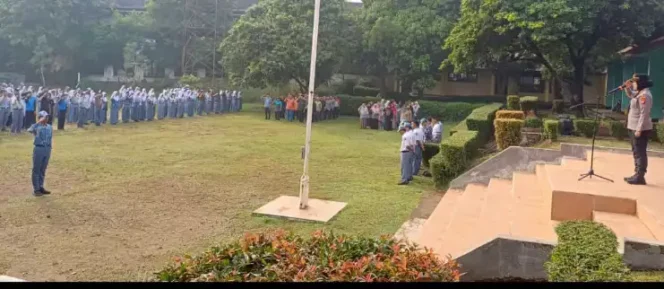 
Polsek Cikarang Barat Gelar Police Go To School di SMKN 1 Cikarang Barat. (Dok: Istimewa)