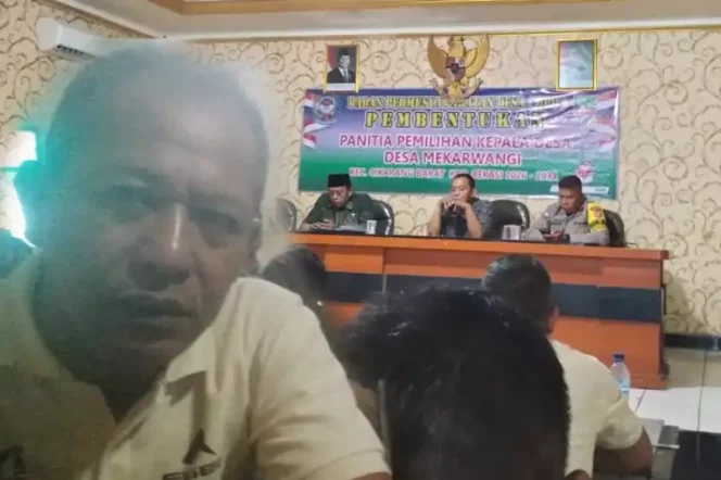 
H. Taman SW Soroti Panitia Pilkades Mekarwangi, Cikarang Barat. (Dok: Istimewa)