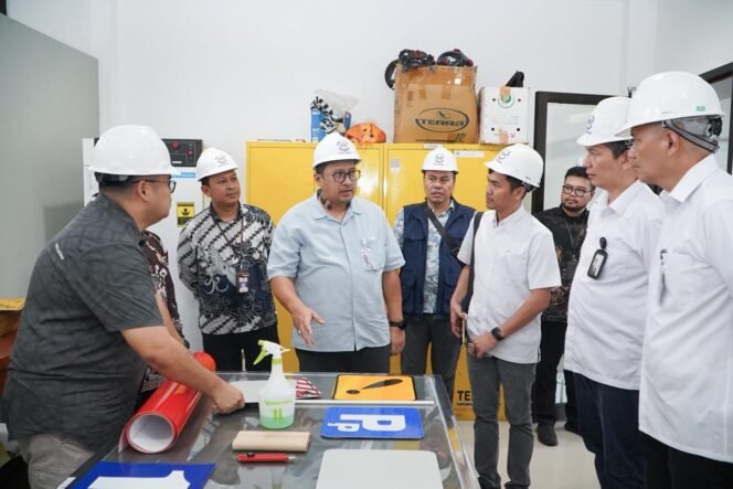 
Photo: Jasa Raharja melakukan kunjungan kerja ke Politeknik transportasi Darat (Poltrada) Bali di Tabanan, Bali, pada Jumat, 24 April 2026 (Doc.Ist) 