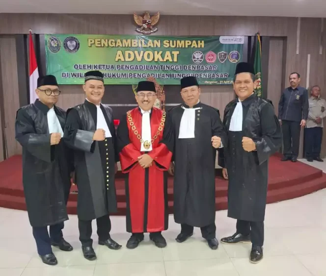 
Advokat Peradi Raya di Pengadilan Tinggi Denpasar, Bali. (Dok: Istimewa)