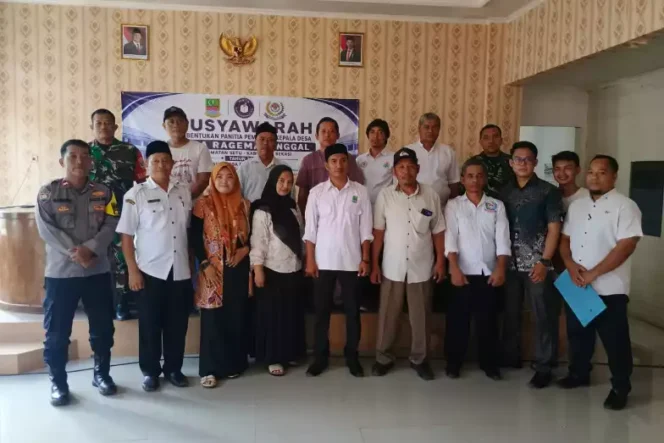 
Rapat Pembentukan panitia Pilkades Ragemanunggal. (Dok: Istimewa)