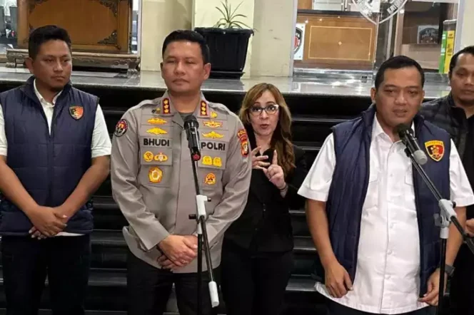 
Komplotan Jambret Spesialis Jalanan di Jakarta Dibekuk. (Dok: Istimewa)