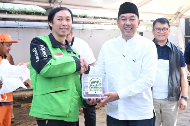 
Photo: Dalam momentum Hari Raya Iduladha 1447 Hijriah, PT Jasa Raharja kembali melaksanakan kegiatan kurban. (Doc.Ist) 