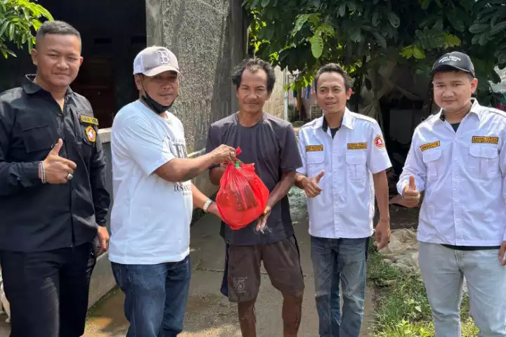 Karang Taruna Mekarwangi Berbagi
