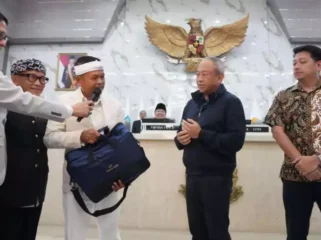 KDM Beri Bonus Rp1 Miliar untuk Persib Usai Cetak Hattrick Juara. (Dok: Istimewa)