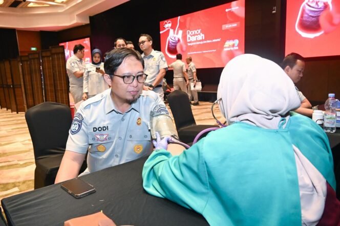 
Photo: Jasa Raharja menggelar kegiatan donor darah di Kantor Pusat Jasa Raharja, Jakarta, (Doc.Ist) 