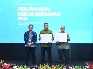 Photo: PT Jasa Raharja bersama Serikat Pekerja Jasa Raharja (SPJR) menandatangani Perjanjian Kerja Bersama (PKB) Tahun 2026  (Doc.Ist) 