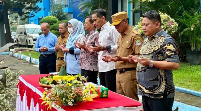 Photo: Apel peringatan Hari Ulang Tahun ke-20 Perumda Tirta Patriot yang digelar di kantor perusahaan (Doc.Ist) 