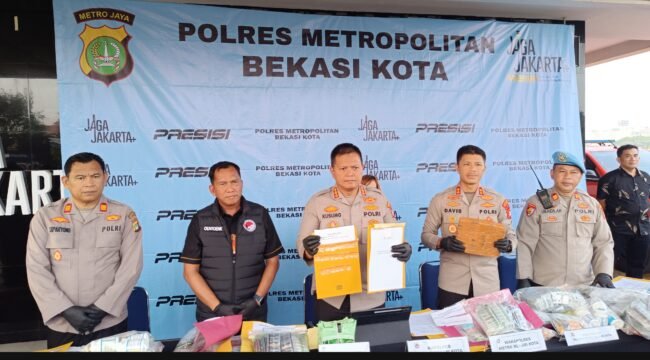 Photo: Kepolisian Resort Metropolitan Bekasi Kota saat gelar konferensi pers kasus peredaran jaringan narkoba lintas daerah (Doc.cam) 