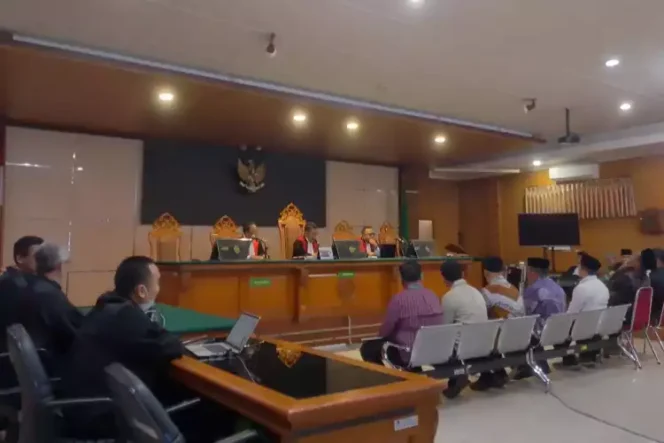 
Fakta Persidangan: “Uang Rp200 Juta yang ditemukan dan disita KPK bukan dari Sarjan”