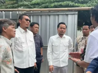 Sidak Komisi III DPRD Kabupaten Bekasi ke Peternakan Ayam di Pasirgombong, Cikarang Utara. (Dok: Istimewa)