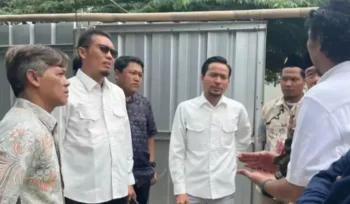 Sidak Komisi III DPRD Kabupaten Bekasi ke Peternakan Ayam di Pasirgombong, Cikarang Utara. (Dok: Istimewa)