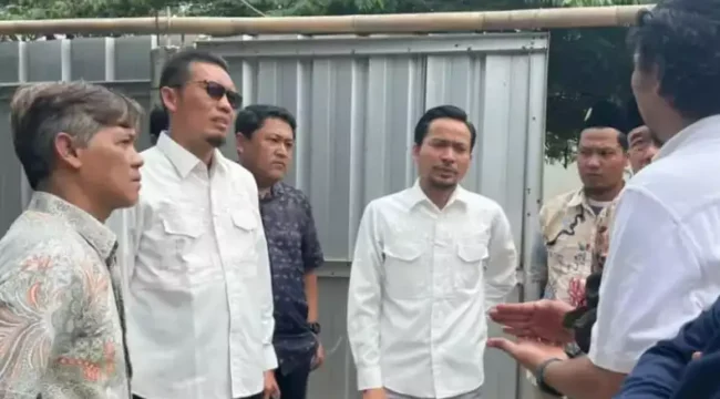 Sidak Komisi III DPRD Kabupaten Bekasi ke Peternakan Ayam di Pasirgombong, Cikarang Utara. (Dok: Istimewa)