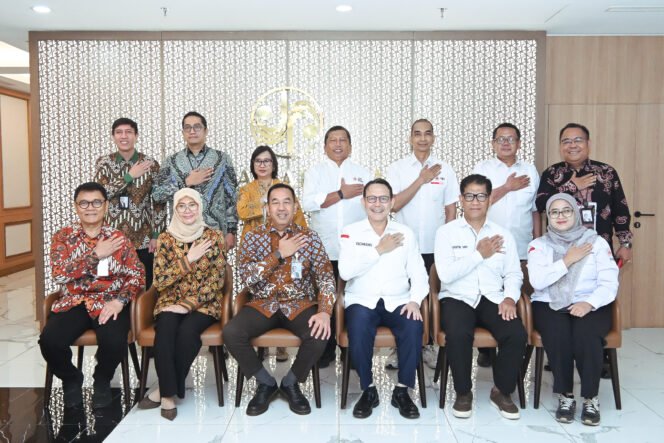 
Photo: Kolaborasi jasa raharja bersama PMI perkuat penanggulangan darurat kecelakaan (Doc.Ist) 
