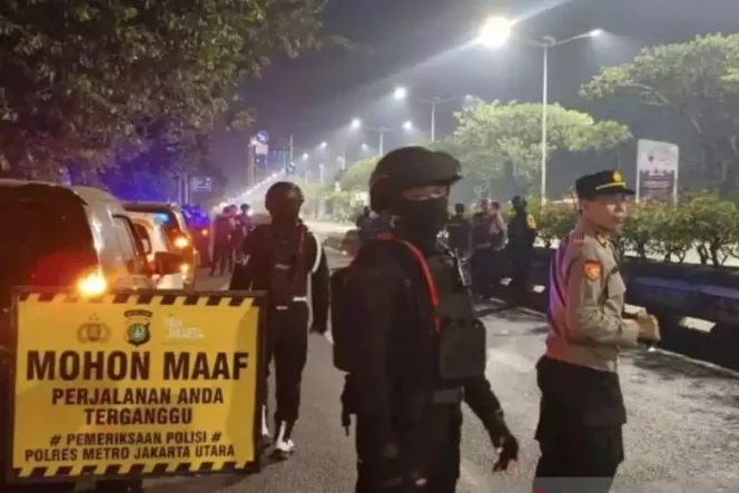 
Patroli Gabungan di Jakarta Utara, Enam Pemuda Diamankan Polisi