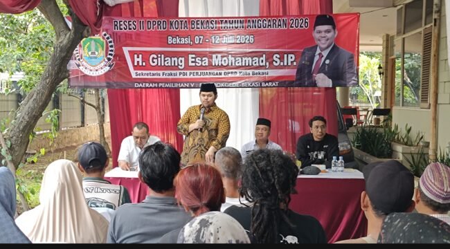 Photo: H. Gilang Esa Muhamad Politisi PDIP kota Bekasi saat reses 2026 (Doc.cam) 